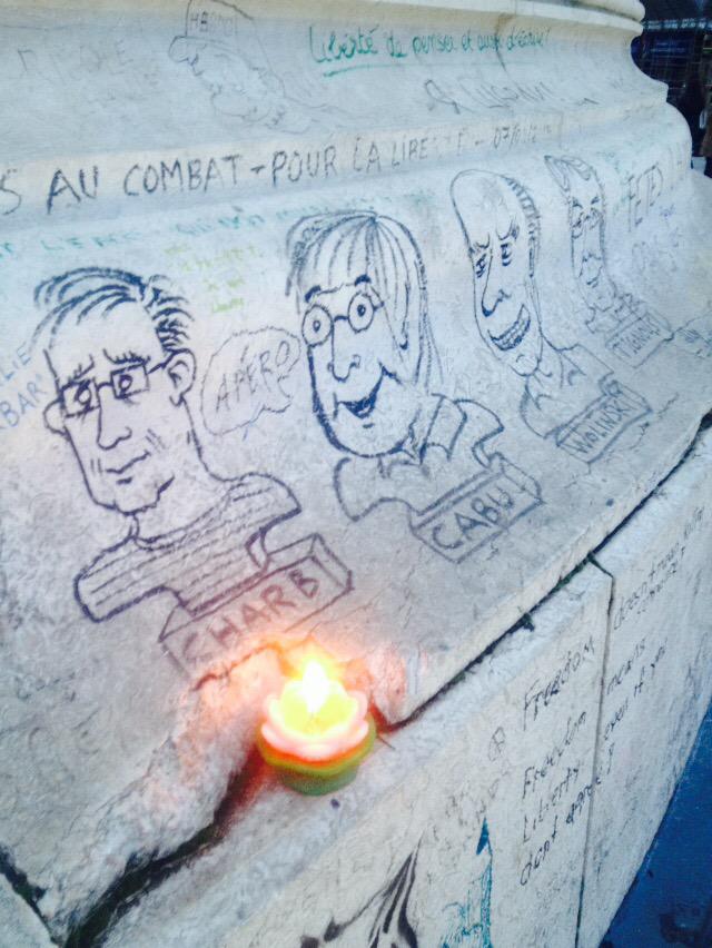 LudovicPiedtenu's tweet photo. #RallumerRepu #11Janvier #JeSuisCharlie #NousSommesCharlie http://t.co/35FgyhXqYs