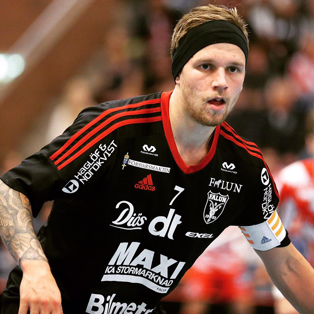 svenskinnebandy's tweet photo. Om en vecka kommer @enstrom7r till Globen! Då blir det #fullpung http://t.co/LHUwCXAaRQ