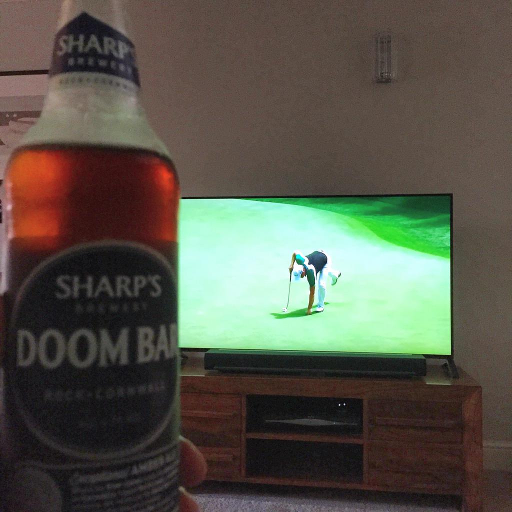 tufferz16's tweet photo. #mastersdrinking http://t.co/hP2sFHH1ru