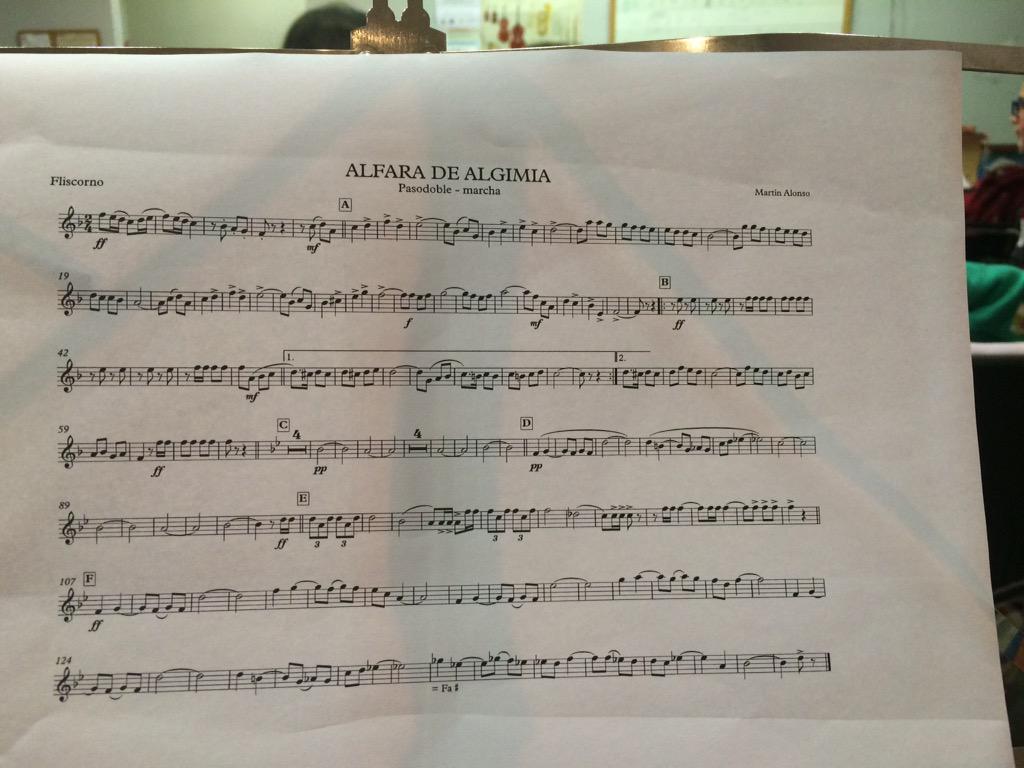 Ensayando con la <a href="/BMvallezalabi/">Banda Valle Zalabí</a>
