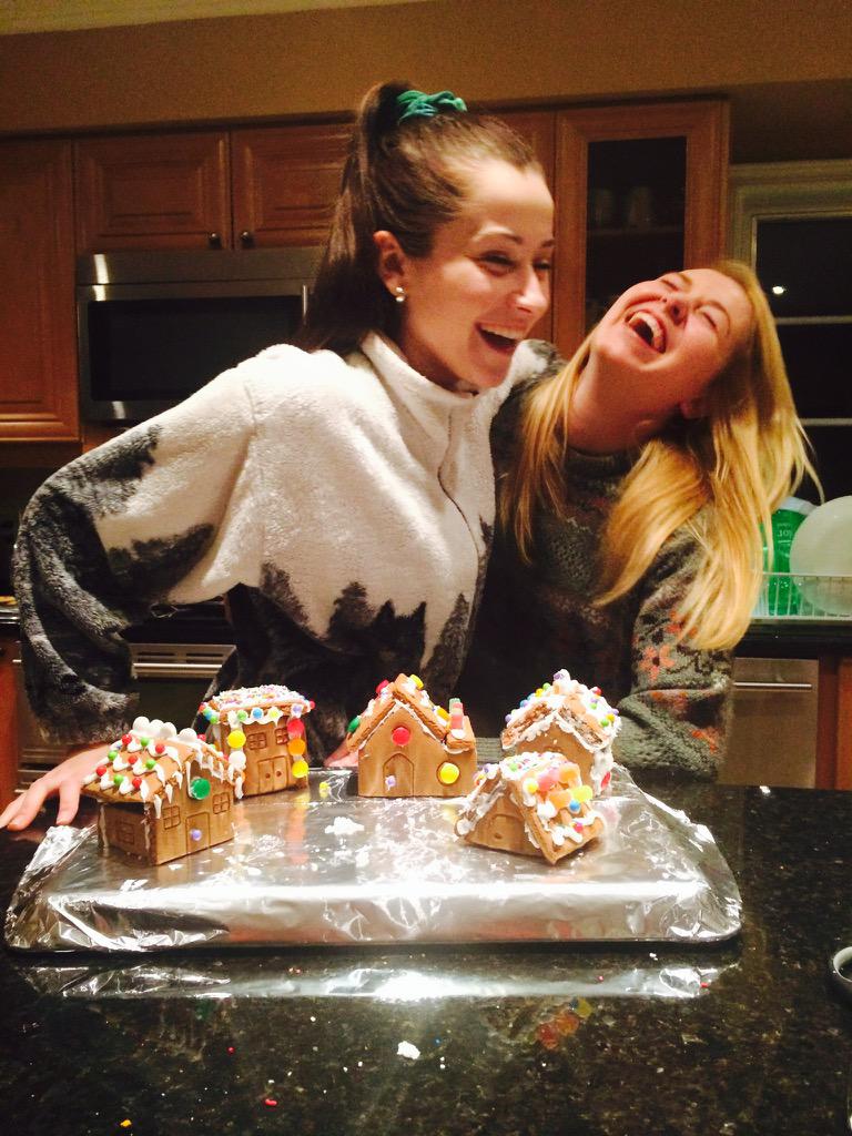 taylortolmiee's tweet photo. GUESS WHO COMES HOME TOMORROWWW🎉🎉🎉 @CorinneFealy #mybestfriendisback http://t.co/XJE8LMStRi