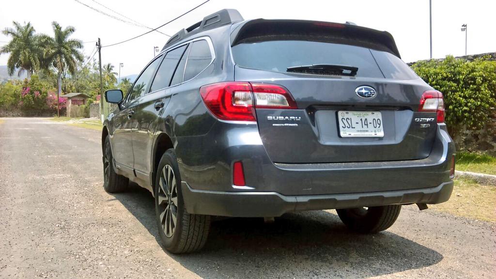 AutomaniaMexico's tweet photo. #AutomaniaTest #Subaru Outback como mantequilla en todo tipo de caminos! #UnaMaravilla http://t.co/qbI8npqj0S