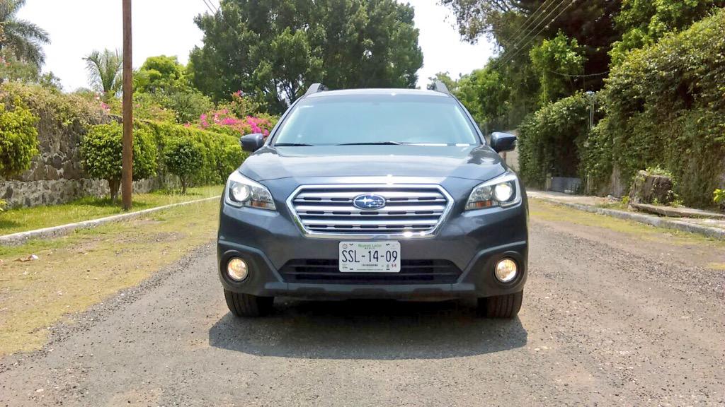 AutomaniaMexico's tweet photo. #AutomaniaTest #Subaru Outback como mantequilla en todo tipo de caminos! #UnaMaravilla http://t.co/qbI8npqj0S