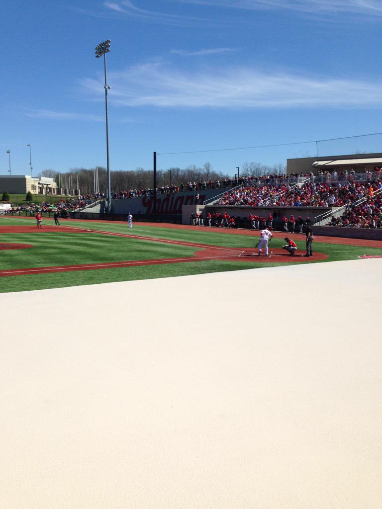 lexanderOwen's tweet photo. @HoosierBaseball I love IU Baseball! #1MillIU!!! http://t.co/SLsLpfmQko