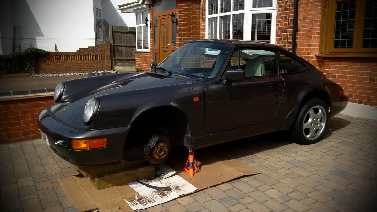 manj964's tweet photo. 24 years on the factory suspension, time for a refresh. #rustybolts @89c4 @Porsche911UK @Total911 http://t.co/67WVbN7lYw