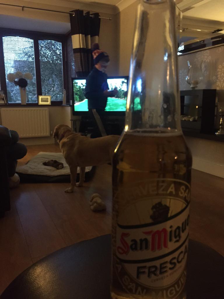 lawiiiiil's tweet photo. @GolfMonthly #mastersdrinking round me mates house with Mia and Harold http://t.co/kTIMjJRHwJ