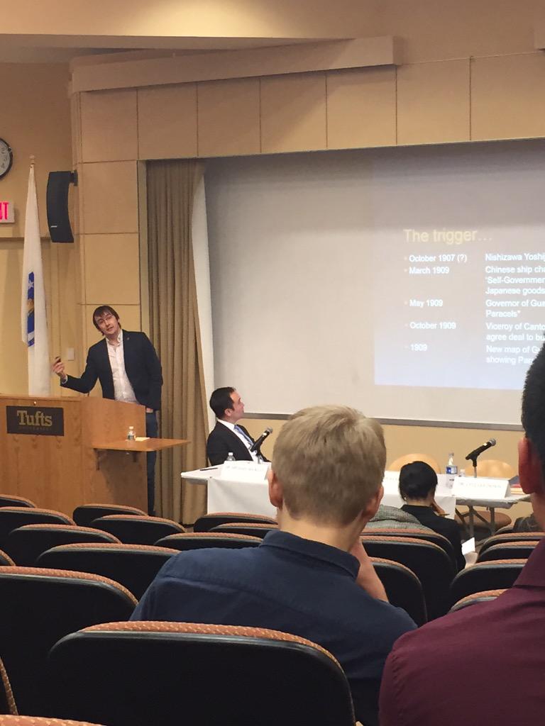 TuftsSURGE's tweet photo. @bill_hayton explaining the development of the South China Sea and the history behind its maps!
#CUS2015 #TuftsSURGE http://t.co/EImgorAV0U
