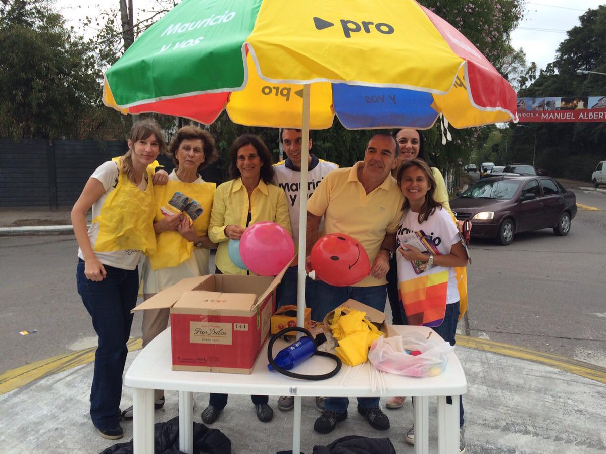 NicoDucote's tweet photo. ...y tmb estuvimos en varios puntos de Del Viso, Alberti y Pilar. Mucha alegría por el cambio que se viene en #PILAR! http://t.co/RPNUFrGb54