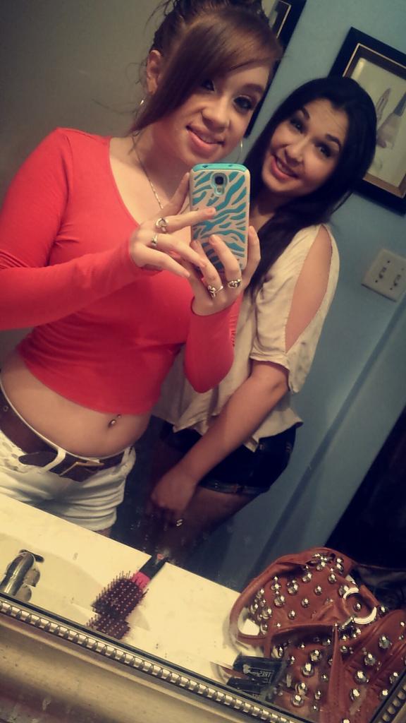 ethridge94's tweet image. Couple of selfiees before we leave😊