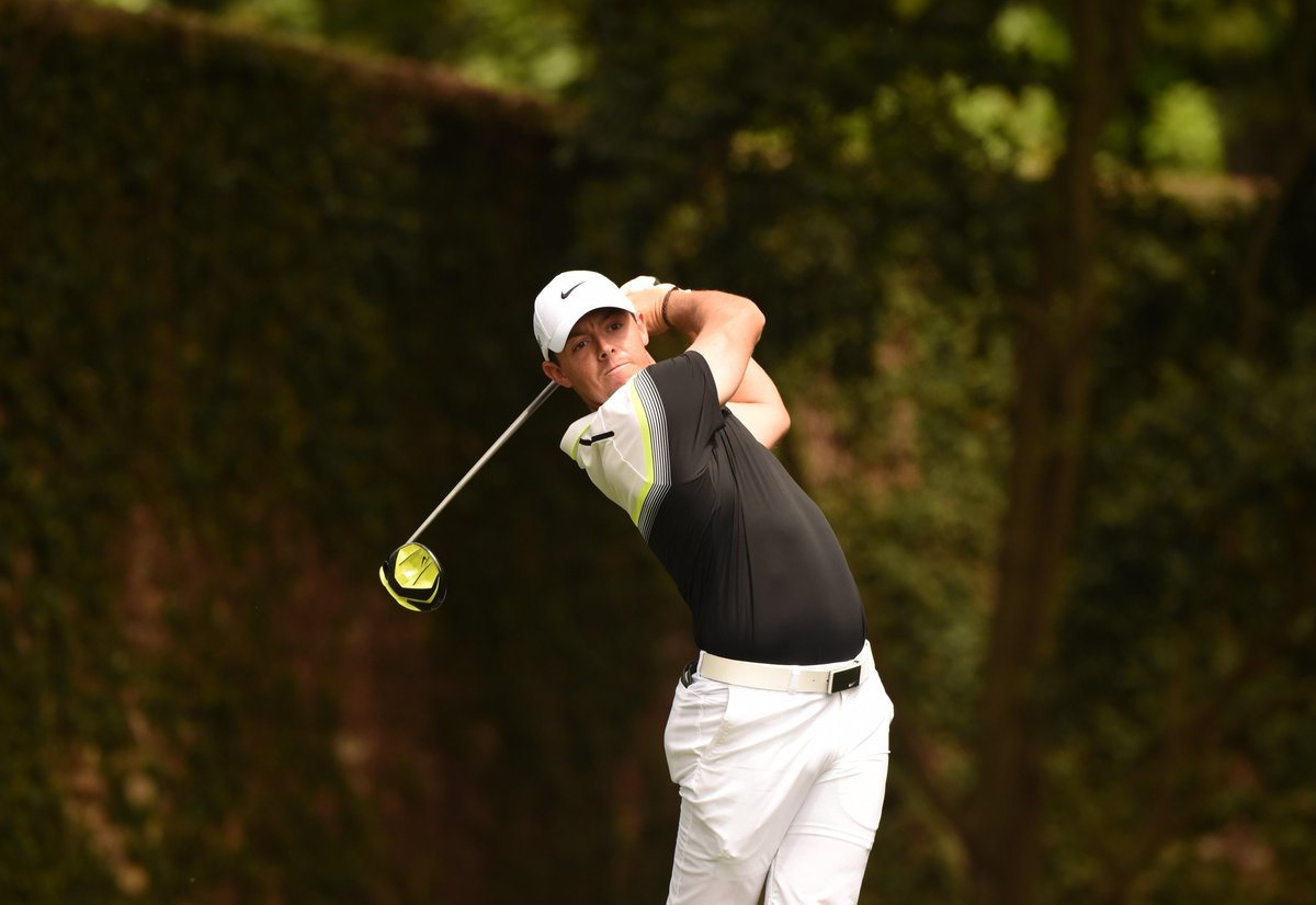 Rory McIlroy is making the most of moving day at Masters. 