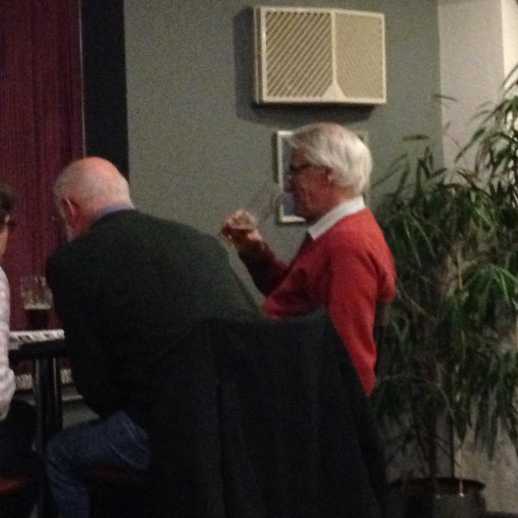 game_on125's tweet image. Having a great time at the @BrooklandsHC quiz and curry night with parents, players and fans! #gameon #lineandlength