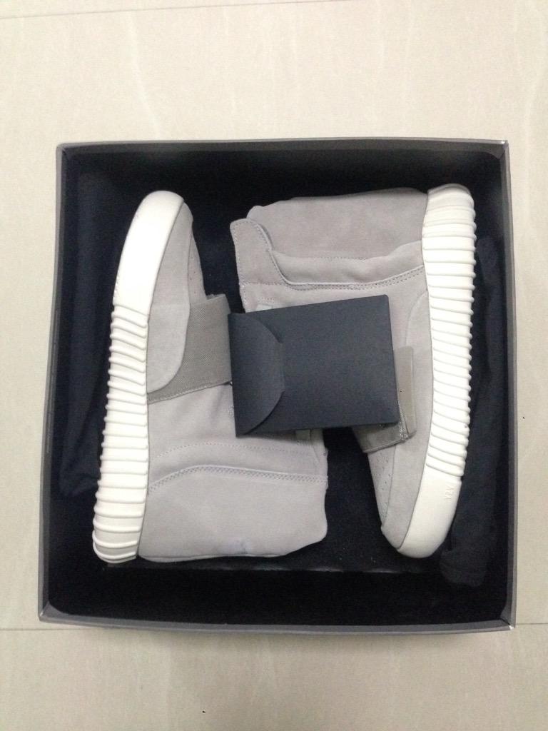 kobezou1's tweet photo. Adidas yeezy 750 size 40-45 shipping worldwide！email me：354497362@qq.com http://t.co/PFVeDK1nF4