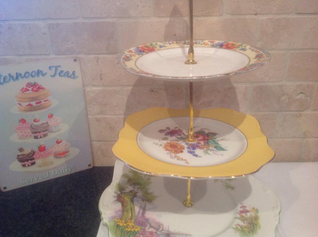 allthingschina's tweet photo. Are you looking for a vintage cake stand and find them expensive, then take a look at http://t.co/5wE6922h01 http://t.co/7PKIlnGgDV