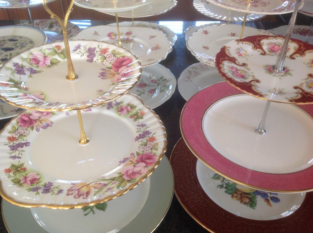 allthingschina's tweet photo. Are you looking for a vintage cake stand and find them expensive, then take a look at http://t.co/5wE6922h01 http://t.co/7PKIlnGgDV