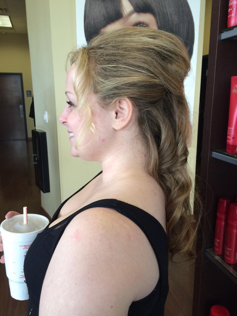 DreaminNTheRain's tweet image. Sister of the groom! I love this style!!! #RegencyBeauty #StudioLuma