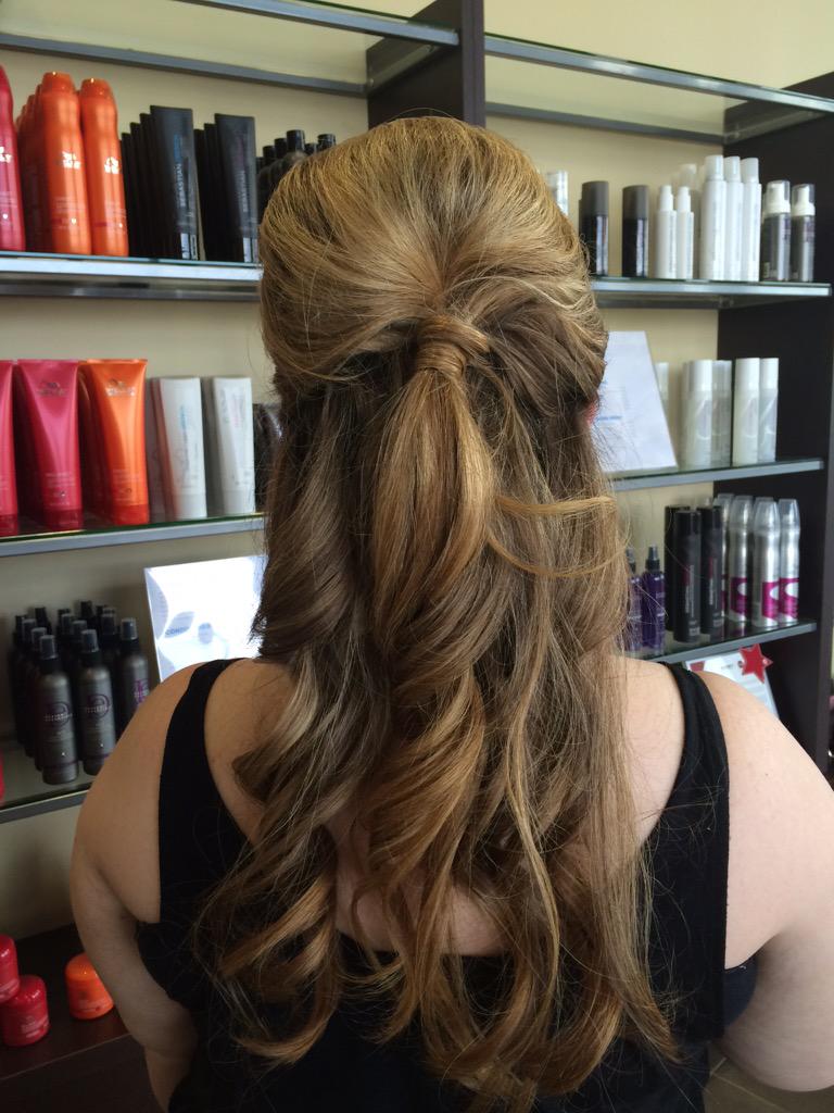 DreaminNTheRain's tweet image. Sister of the groom! I love this style!!! #RegencyBeauty #StudioLuma