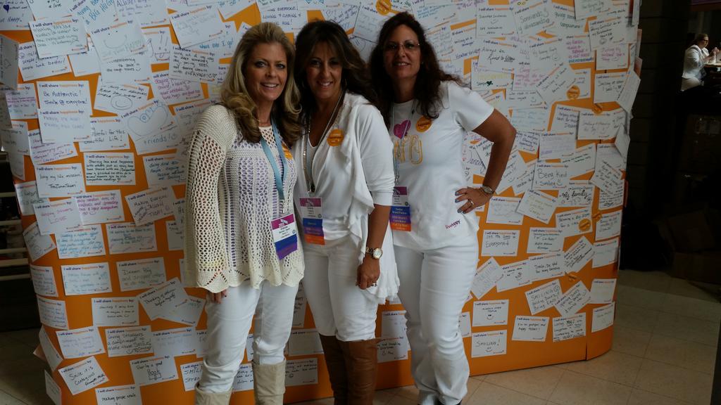 lexigirltoo's tweet photo. We ARE living happy and sharing with all! http://t.co/WzZ7e1XvuE