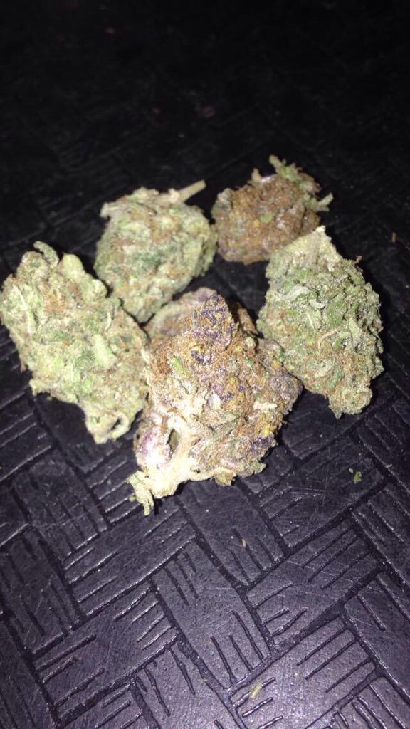 hi_justiney's tweet photo. Love #THCBabes http://t.co/c2Dr5JfblZ