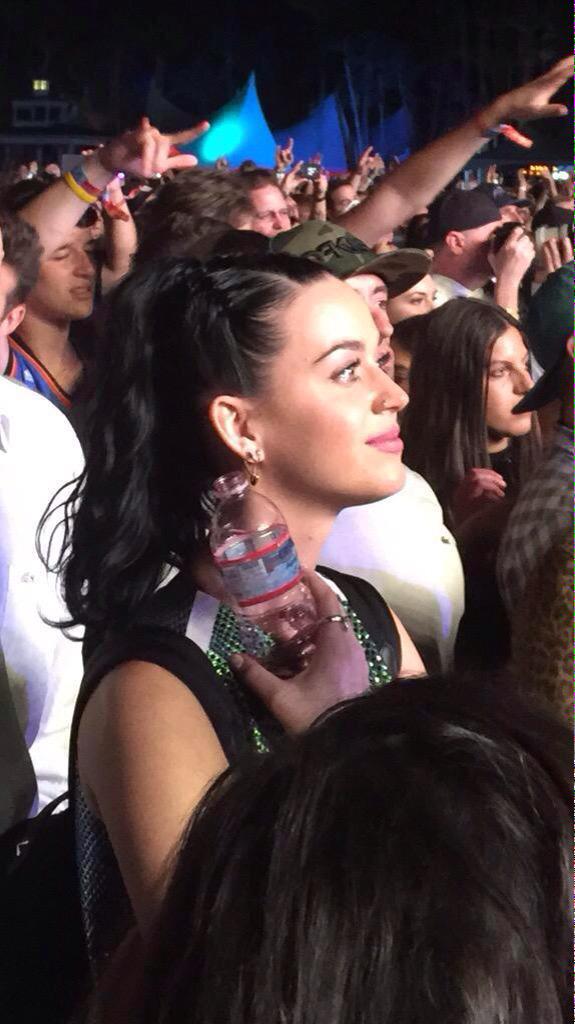mcraeIipa's tweet photo. 😏😏 Thirsty? http://t.co/AsLzYwvzDd