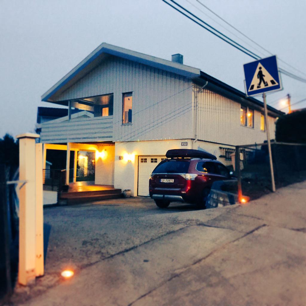 HellstringsN's tweet image. Great show tonight! What a way to kickstart a party :-)