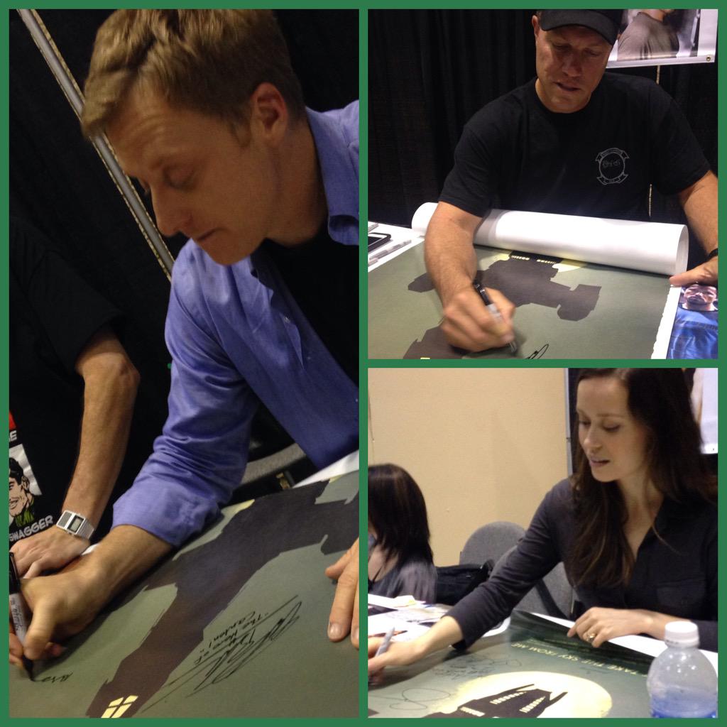 ajizzzle0's tweet photo. Amazing time meeting @alan_tudyk @AdamBaldwin and @SummerLGlau ... @jeffhalsey the #firefly #posterquest !!! http://t.co/oTdVzl8uSW