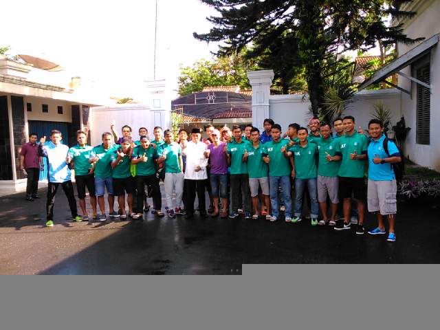 "<a href="/r10hermawan/">Rio Hermawan</a>: Bismillah, otewe sukoharjo #persibara #awayday #3poin <a href="/Baramania_ID/">BARAMANIA</a> <a href="/PersibaraFC/">PERSIBARA FC</a> <a href="/futsalbanjar/">Futsal Banjarnegara</a> "