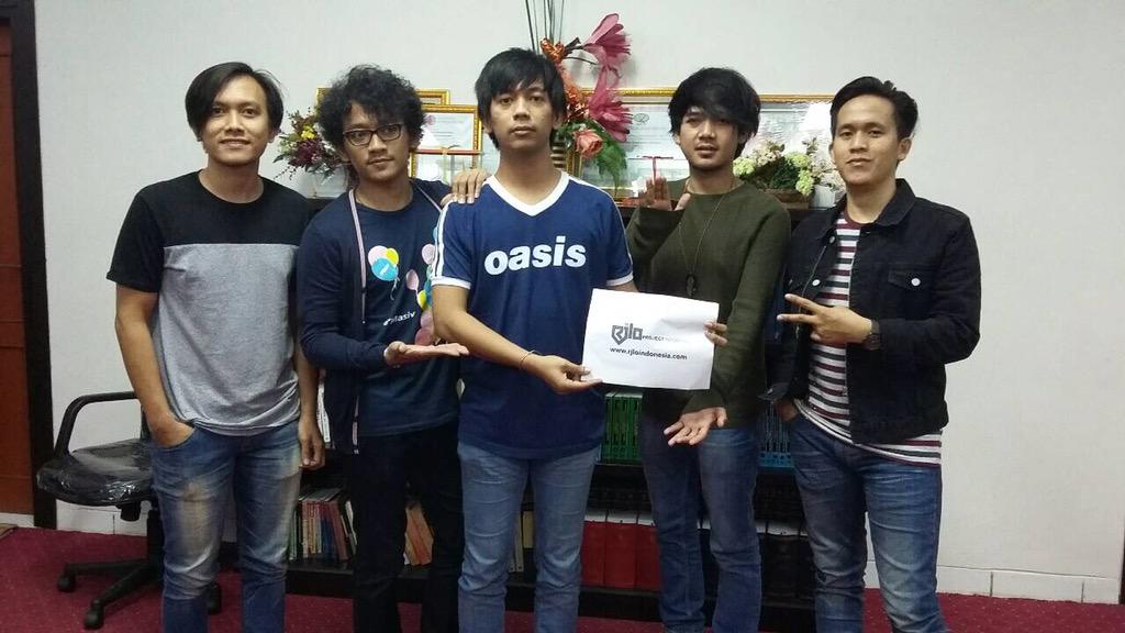 RjLofficial's tweet photo. Thank's @dmasivband. Salama'ki ! #EWAKO http://t.co/WqdQEVNpOE