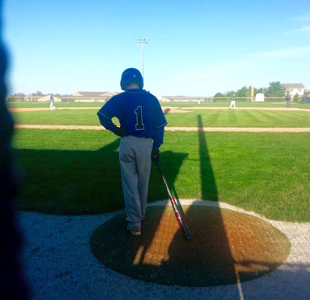 0303Bailey's tweet photo. So happy it's that time of year again⚾️ http://t.co/aU1xTsjRAf