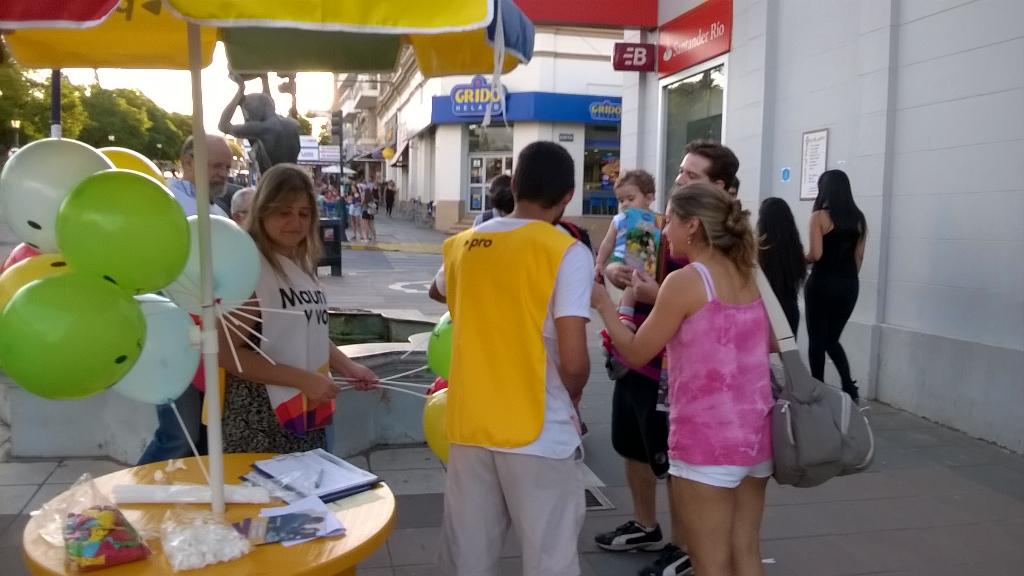 ProAltaGracia's tweet photo. A full con @mauriciomacri en #Mauricioyvos en @proaltagracia @HectorBaldassi @ErcoleFelippa http://t.co/ykbgc8WbmL
