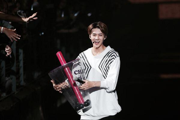 .
SEHUN

1994 . 04 . 12 2015 . 04 . 12

HAPPY BIRTHDAY 