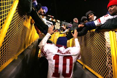 NoogaCollect's tweet photo. MOST CLUTCH ATHLETE EVER
• Sweet 16 •

RT~Larry Bird
FAV~Eli Manning http://t.co/d3ZA36yKiK