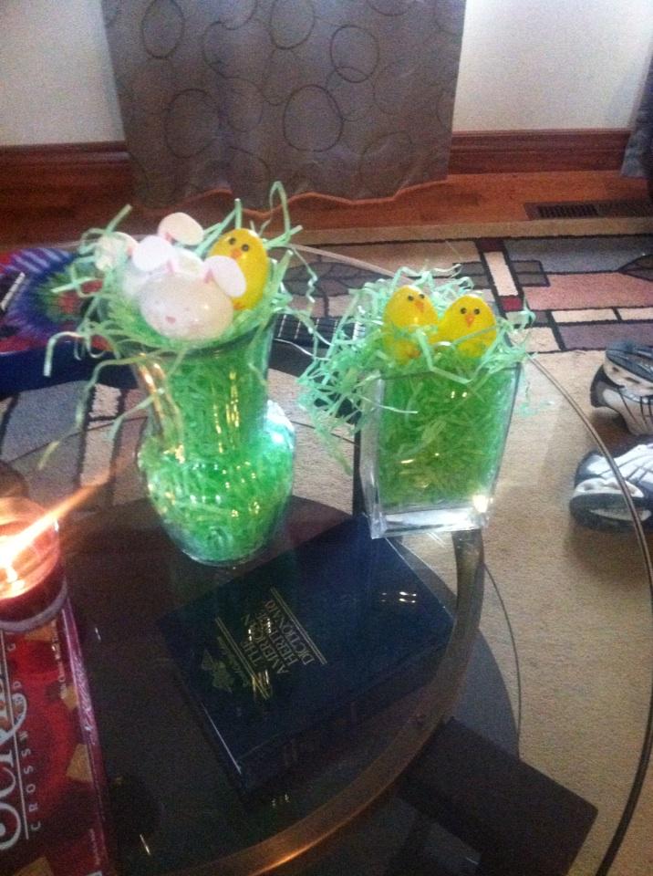 KaylaModrell's tweet image. DIY spring decor all you need is green grass and spring animal eggs! And a vase,.