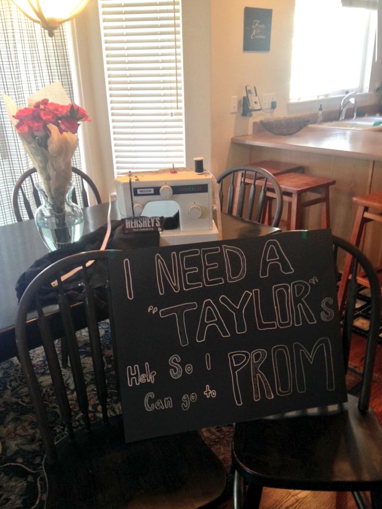 jovano_taylor23's tweet photo. Finally got asked to prom 😍😍💕 @ConnerJawn #SoPunny http://t.co/Fp8TiDQsBI