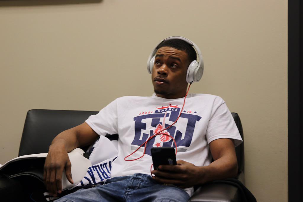 premierboxing's tweet photo. .@ErrolSpenceJr &amp; @DannySwift getting ready for work at @barclayscenter at the top of the hour on @nbc. #PBConNBC http://t.co/JfncHCuXhZ