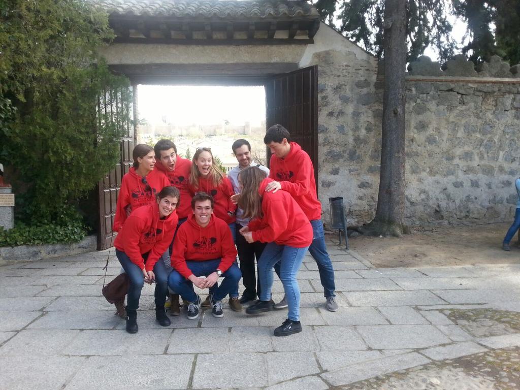 SendaSMP's tweet photo. El equipo de monitores hemos pasado un dia genial en Avila en la Asamblea de Agentes de Pastoral http://t.co/eXOY4I5HJP