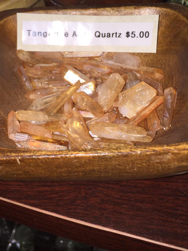 GreenThumbGirls's tweet photo. Yes. It was fun! 💛 some faves from a fave shop. #Chakra #Stones #Gem #Minerals #RubyFushite 💋💚#TangerineAura 👍 http://t.co/V6OGJ1wGl7