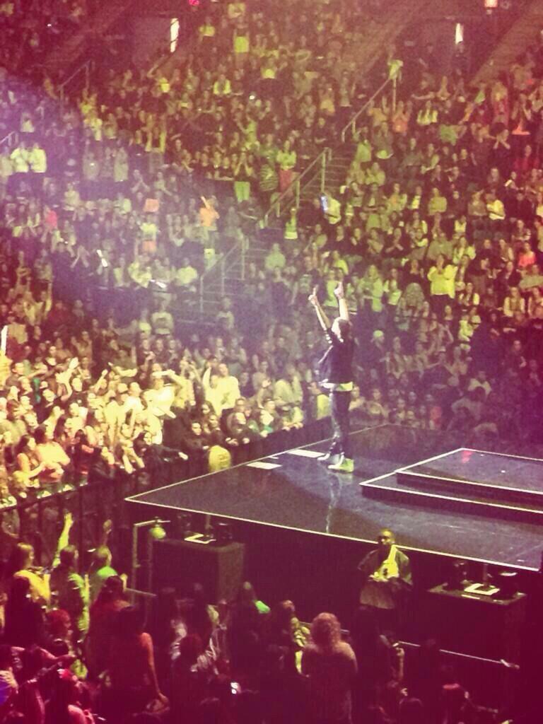 clairee_bearee's tweet image. @CollinsKey @ddlovato @michellebecky7 me too