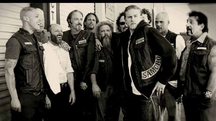 black_mamba_06's tweet photo. #SOA4EVER<3 Muaww my #SOAFamily! Never stop carry on the #SOASpirit for Our Guys & Daddy @sutterink <3 #Offline & <3 http://t.co/MhsIaJNHwr