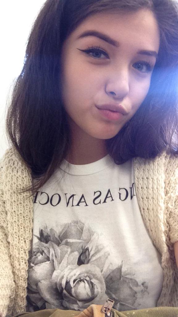 avocahoe_'s tweet photo. #LatiniWave #MIRAME Although no soy morena si soy #MEXICANA http://t.co/cPJ6WMoy2f