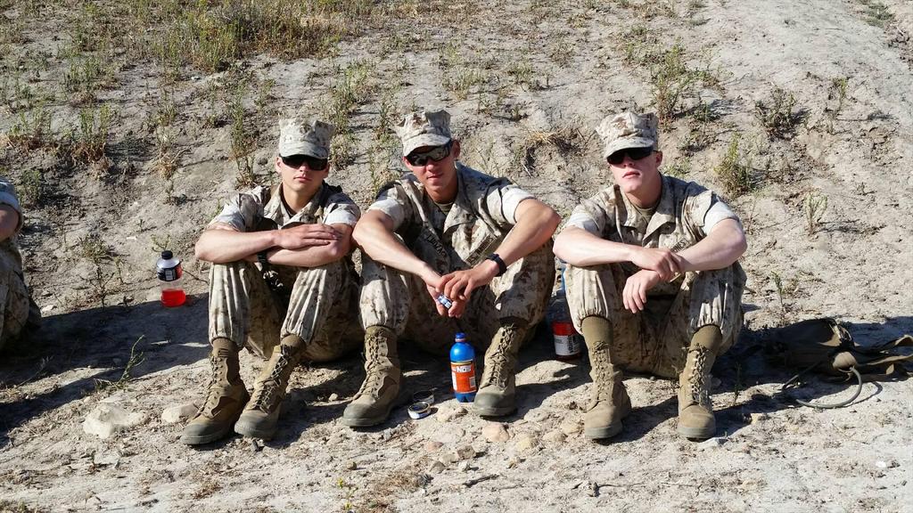 jeffludzack's tweet photo. Born in hell
Trained to kill
Ready to die
But never will
#marinecorps http://t.co/hTkpEFf3CK