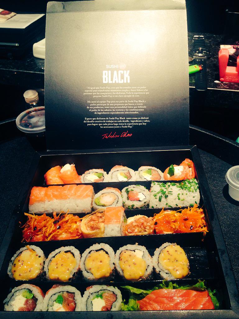 floppytesouro's tweet photo. #SushiNight #riquisimo @SushiPopARG 😉👏 #ComboBlack http://t.co/uWAYZHmZrD