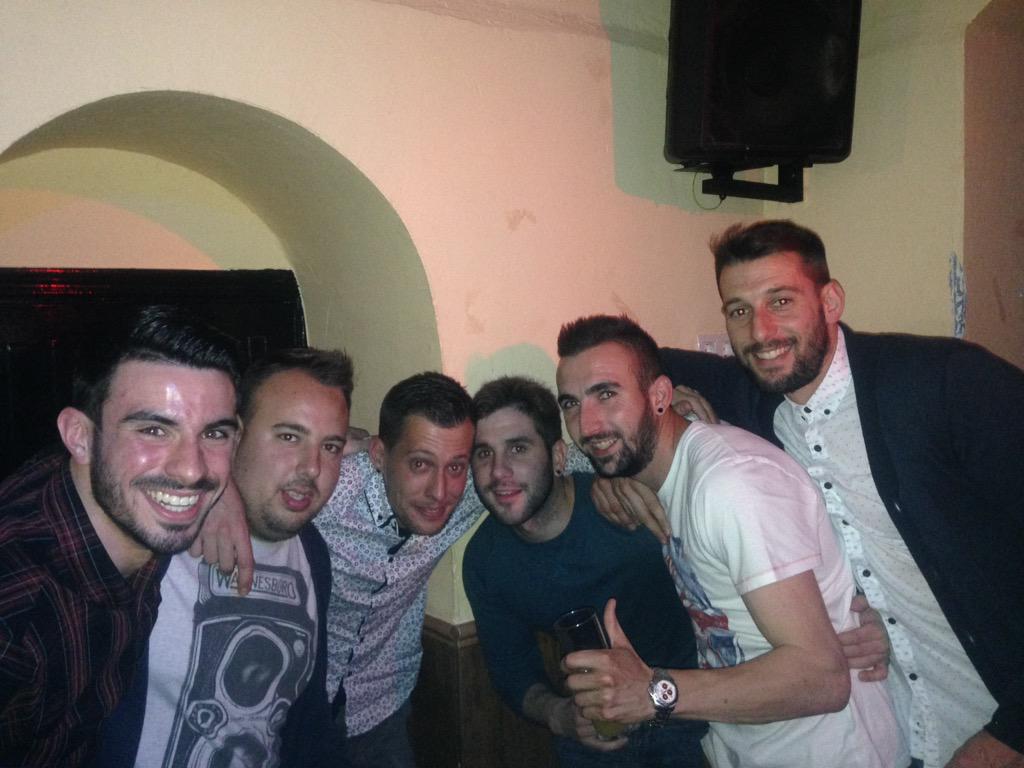 peryyeah's tweet photo. @chupenawer @salvamula_23 @XatoL46 @joseelpua @jesusspanadero en un mes la liaremos bien 😝 http://t.co/We7fMzyKVv