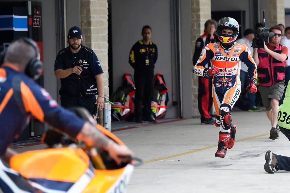 marcmarquez93's tweet photo. Pole al sprint! 🏃 hahaha http://t.co/JXBvWnl1g8
