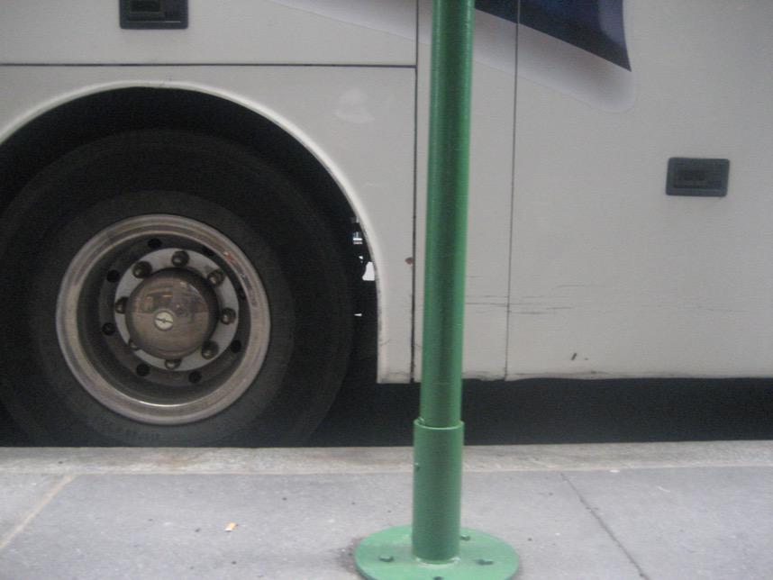 Digitallouis's tweet photo. Bus stop http://t.co/Qn9PyCF1X8