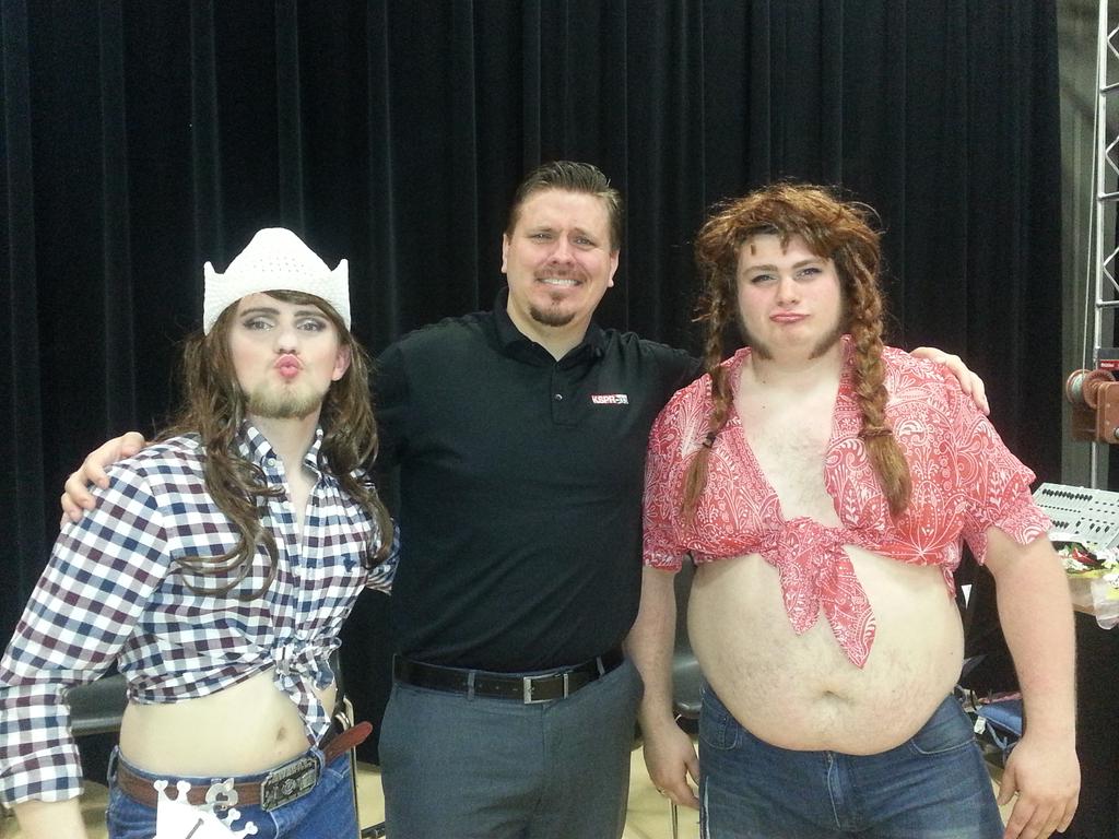 OzarksOzone's tweet photo. Okay Cassville, let's see some love for "Allison Chains" and "Dirty Dixie"! #BMOC @CassvilleSchool http://t.co/KNHZerDtqa