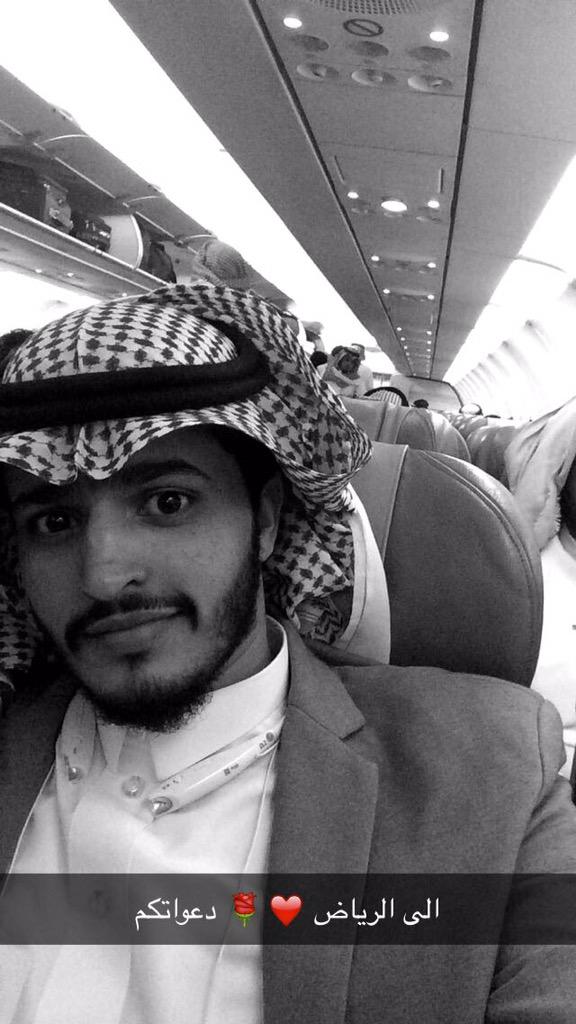 sultan_ashash's tweet photo. بسم الله توكلنا على الله وجايينكم ي اهل الرياض ❤️🌹 http://t.co/uRKtPS3jH8