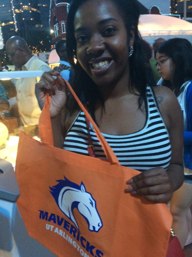 UTArlington's tweet photo. Alum Taneesha Herndon stopped by our #MainSt2015 booth to say she's coming back for an Ed master's. Great to see you! http://t.co/SrVqBn2NEb