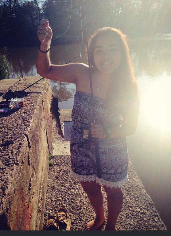 priscilla_casas's tweet photo. Great day today❤️🎣 #firstcatchever http://t.co/Nc8gGFzn46