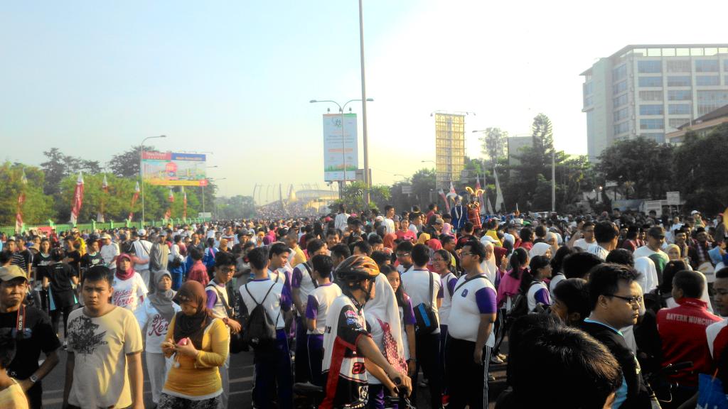 GrandMetMall's tweet photo. The crowd!!!! #BekasiKeren #Bekasi #metropolitanland http://t.co/4IUibRpzwp