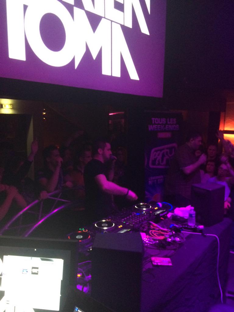 AFRENOY's tweet photo. #Adrientoma casse le scoop !!!! Booking #artistsplus #afrenoy #Funradio #partyfun http://t.co/5DQMcx1szO